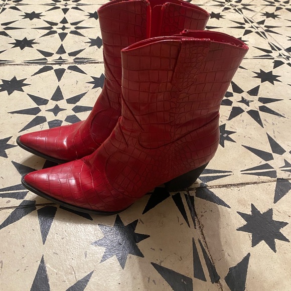 Red Bambi Heels - Picture 8 of 9